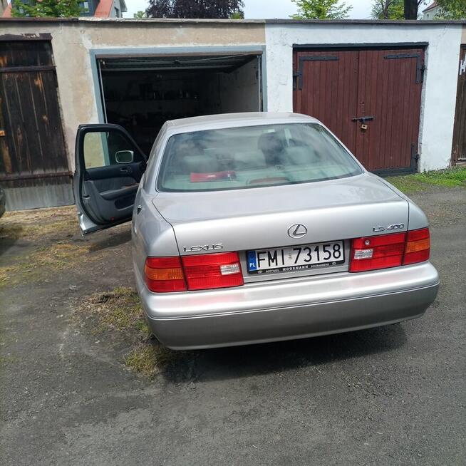 Lexus LS 400