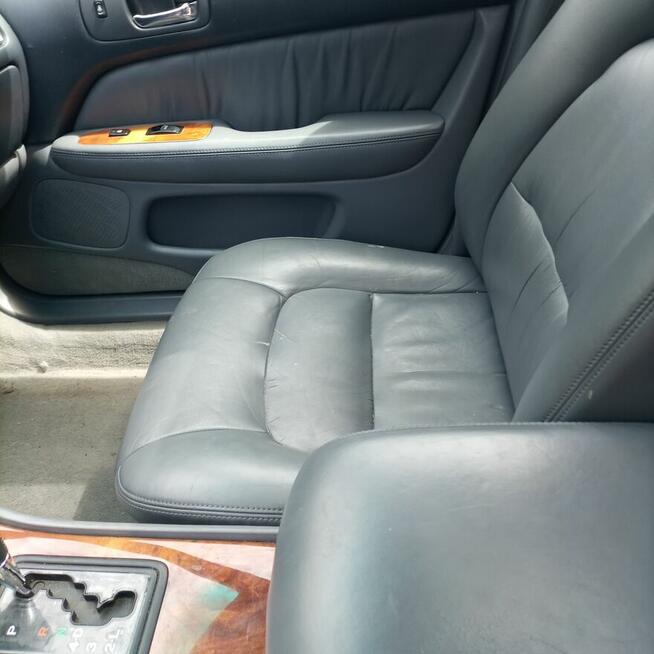 Lexus LS 400