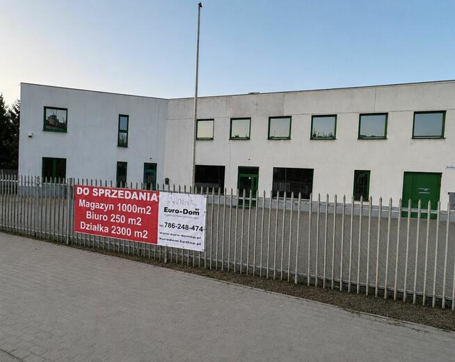 Magazyn z biurem przy trasie w Błoniu