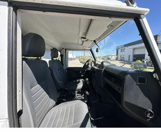 SAMOCHÓD SPECJALNY-PODNOŚNIK KOSZOWY LAND ROVER DEFENDER