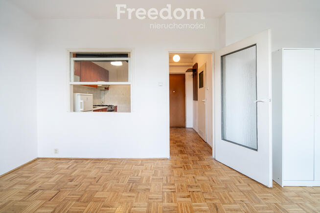 32,5 m2 z osobną kuchnią i dużym balkonem | metro