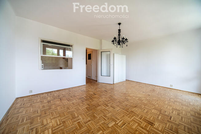 32,5 m2 z osobną kuchnią i dużym balkonem | metro