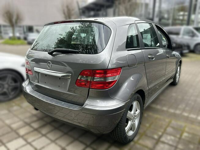 Mercedes B180 116km panorama AUTOMAT klima CZUJNIKI hak SERWIS 2011