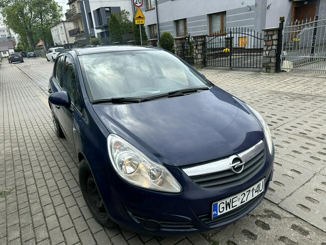 Opel Corsa 5 drzwi, opłaty na rok, klimatyzacja mrozi, Aux, Isofix, nowe opony