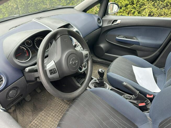 Opel Corsa 5 drzwi, opłaty na rok, klimatyzacja mrozi, Aux, Isofix, nowe opony