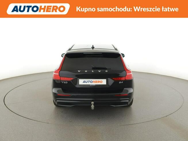 Volvo V60 FV23% B4 Plus Dark automat mHEV skóra ACC grzane fotele hak LED navi k
