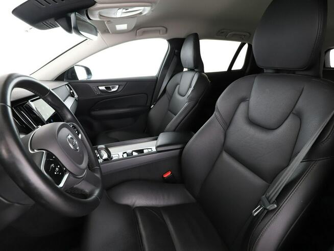 Volvo V60 FV23% B4 Plus Dark automat mHEV skóra ACC grzane fotele hak LED navi k
