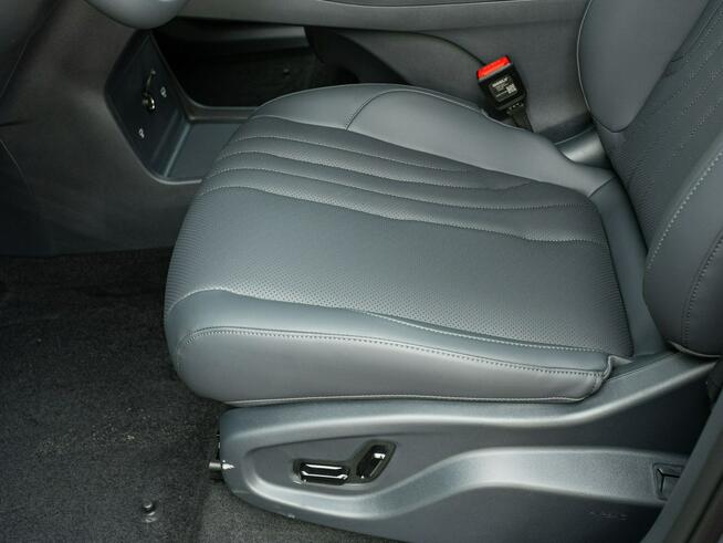Geely Starray EM-i 1.5 PHEV Pro Podgrz.f i kier Elektr.f Skóra LED