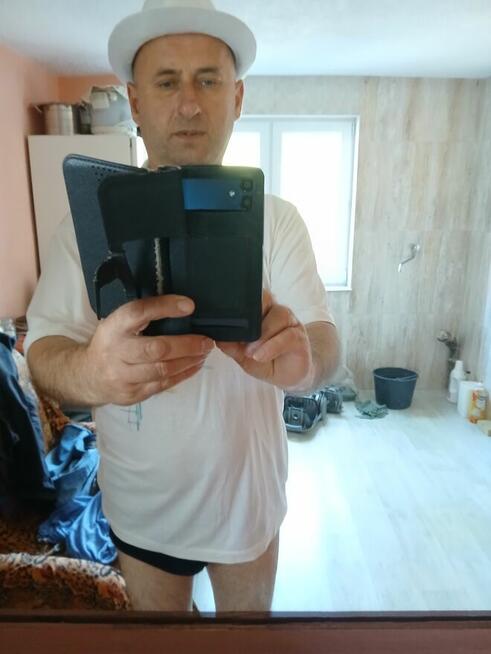 Samotny pan pozna panią