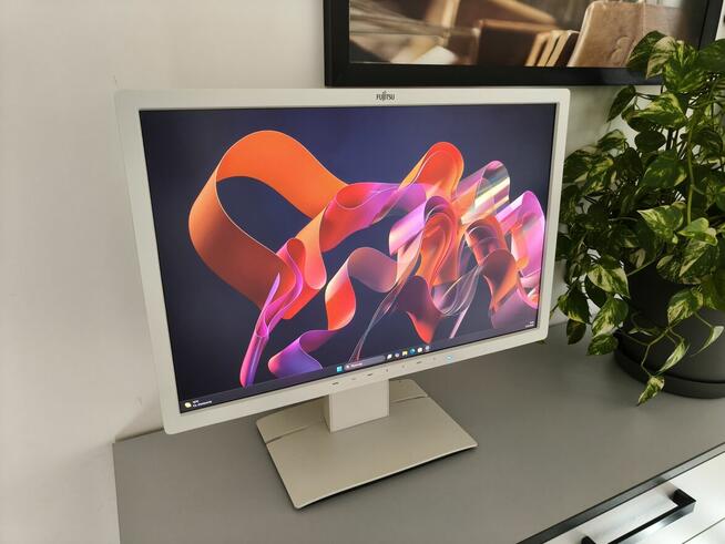 Monitor LED IPS / PLS Fujitsu B24W-7 24 FullHD DVI DP VGA