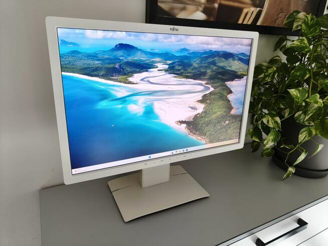 Monitor LED IPS / PLS Fujitsu B24W-7 24 FullHD DVI DP VGA