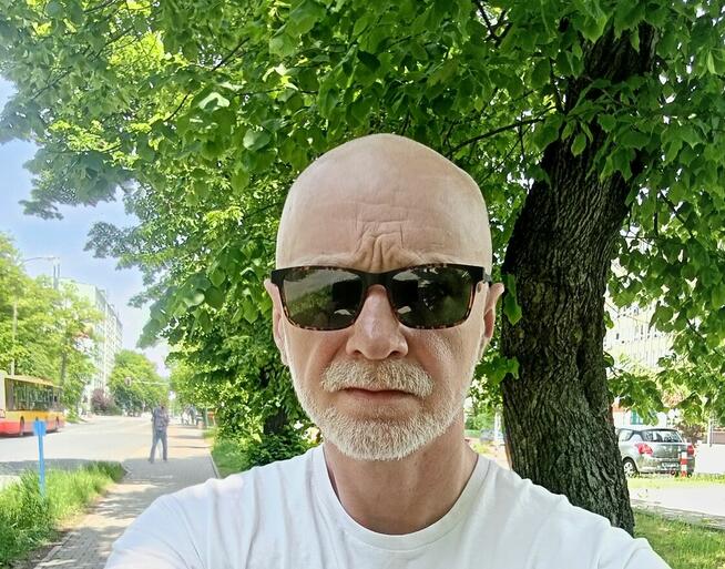 MAM ZŁĄ PRZESZŁOŚĆ. NIE ZGRYWAM IDEAŁU.