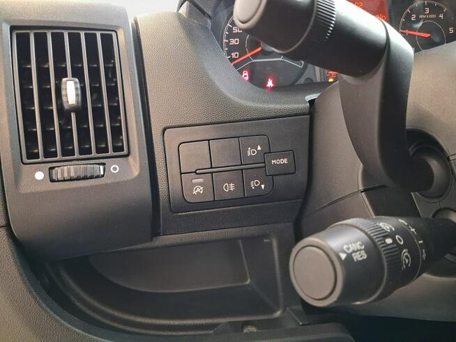 Opel Movano Wywrotka 2.2CDTI 140KM M6 2023 r., hak, 3-osobowy, klimatyzacja