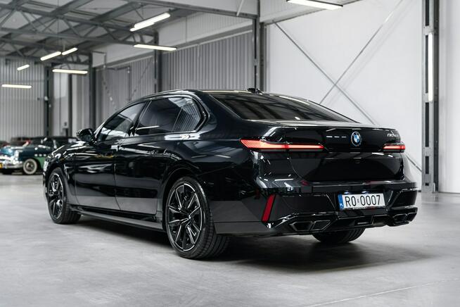 BMW M760 Gwarancja 01.2029. Pełne wyposażenie. PPF. TV. Gran Lusso.