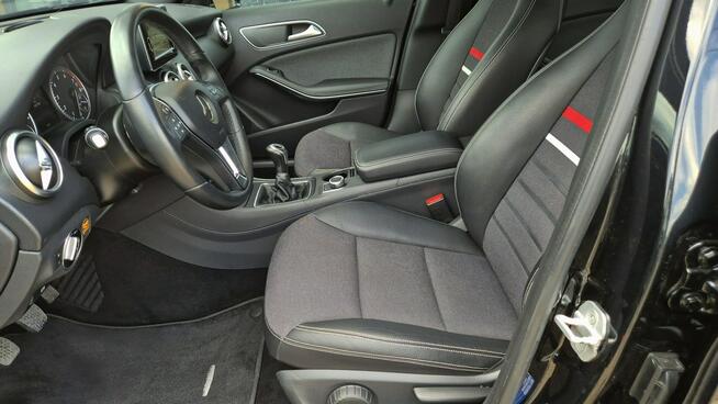 Mercedes-Benz A180 122km BENZYNA bi-xenon NAVI skóra PDC serwis 2015