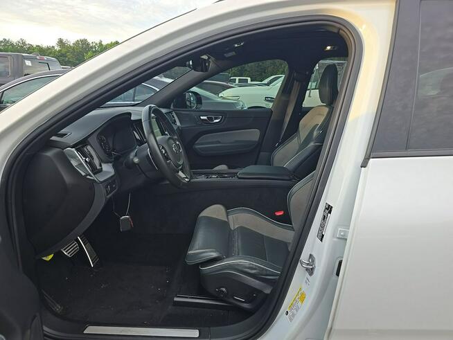 Volvo XC 60 R-Design / 4x4 / niski przebieg