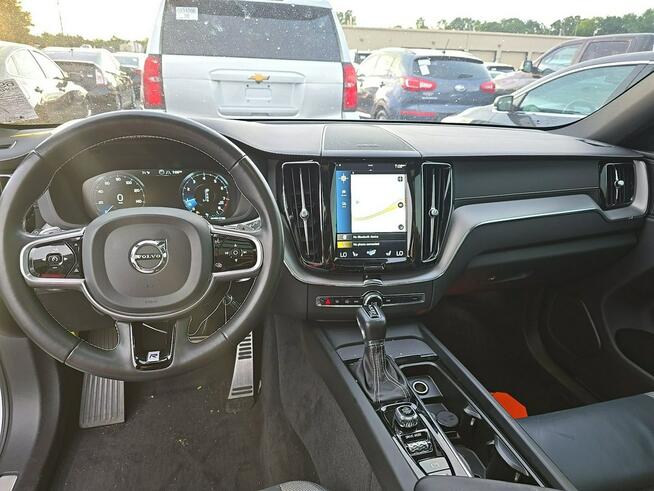 Volvo XC 60 R-Design / 4x4 / niski przebieg