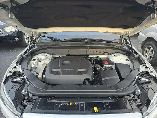Volvo XC 60 R-Design / 4x4 / niski przebieg