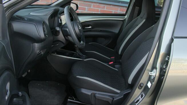 Toyota Aygo X FullLed*Navi*Kamera*2xPdc*Klimatr*Andr*Radar*AsysToru*GrzFot*Alu*Temp