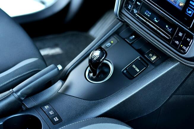Toyota Auris _1.8 136KM_HYBRID_Led_Kamera_Navi_Climatronic_Serwis_
