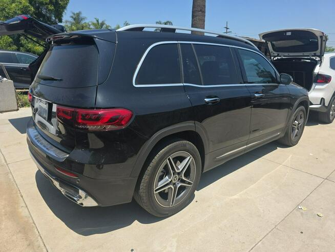 Mercedes GLB 4Matic / pakiet AMG / niski przebieg / mała szkoda