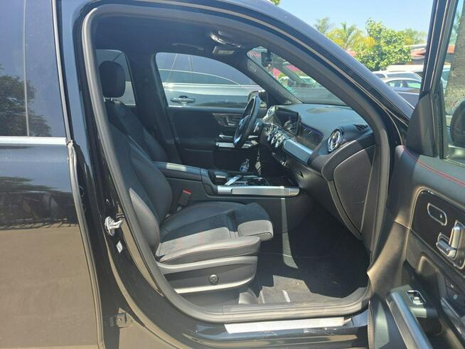 Mercedes GLB 4Matic / pakiet AMG / niski przebieg / mała szkoda