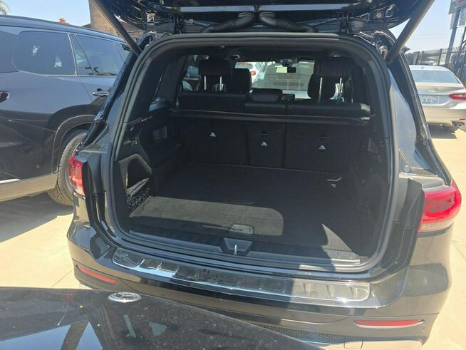 Mercedes GLB 4Matic / pakiet AMG / niski przebieg / mała szkoda