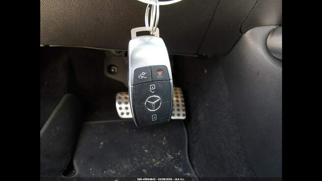 Mercedes GLB pakiet AMG / niski przebieg / mała szkoda