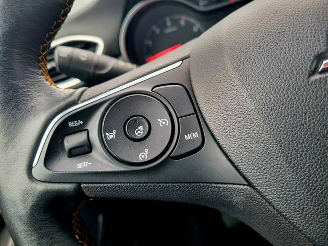 Opel Crossland X 1WŁ Serwis LED Parktronic Climatronic Bluetooth Tempomat Gwarancja