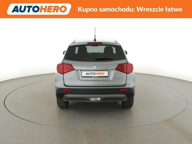 Suzuki Vitara automat 4x4 panorama navi kamera grzane fotele ACC