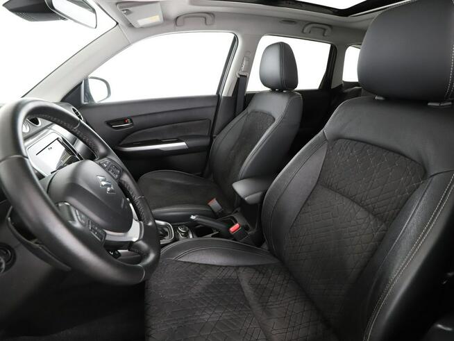 Suzuki Vitara automat 4x4 panorama navi kamera grzane fotele ACC