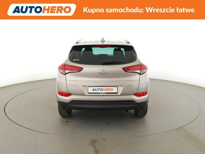 Hyundai Tucson skóra navi PDC grzane fotele tempomat klima-auto.