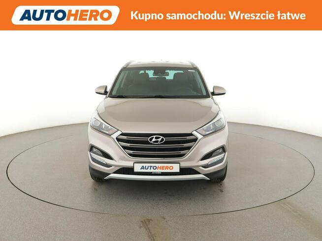 Hyundai Tucson skóra navi PDC grzane fotele tempomat klima-auto.