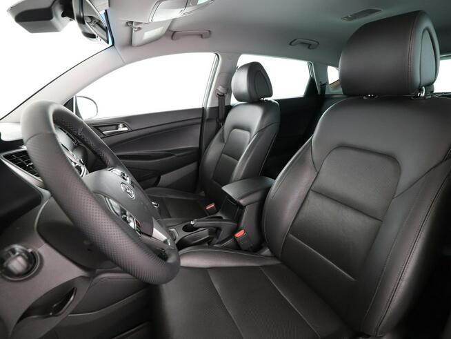 Hyundai Tucson skóra navi PDC grzane fotele tempomat klima-auto.