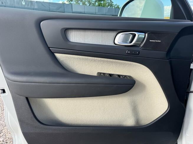 Volvo XC40, 2024