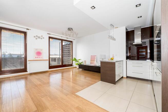 Tychy apartament 2 poziomowy 82m2, garaż 17,2m2,komórka 6,7m