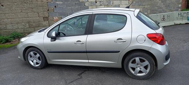 PEUGEOT 207 2009R