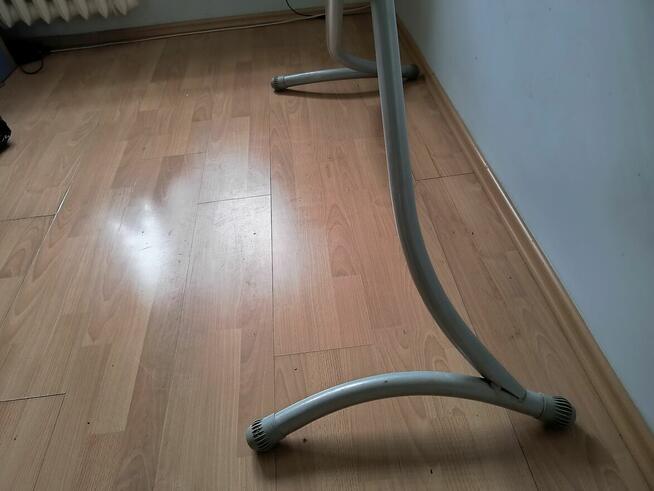 stabilna solidna włoska deska do prasowania Varesa