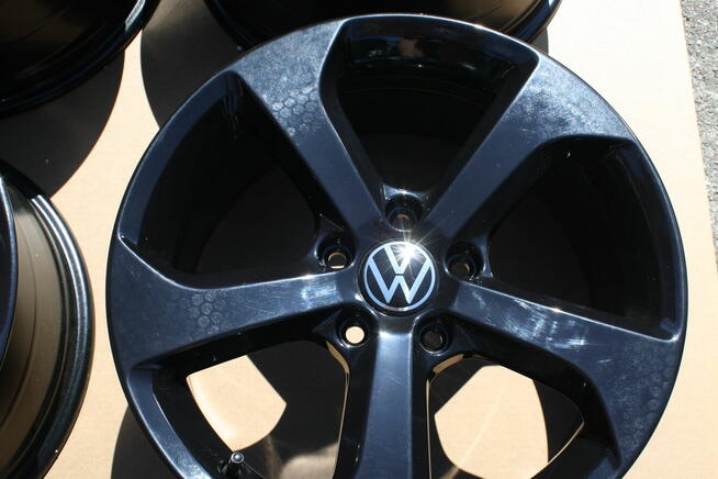 Golf V VI VII VIII Touran 5x112 17 Oryginał 5G0601025BG