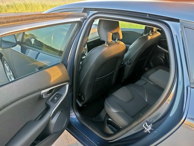 Volvo V40 2.0 D2 Momentum Automat Klimatyzacja PDC Nawigacja