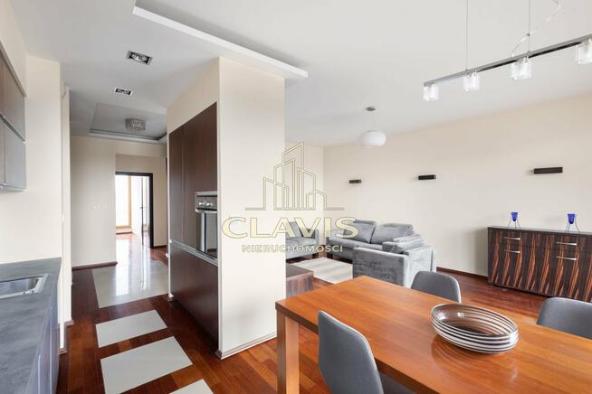 Komfortowy apartament w okolicy Centrum Biznesowego