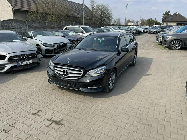 Mercedes E 200 HAK Automat Skóra Podgrzewanie Czujniki park.