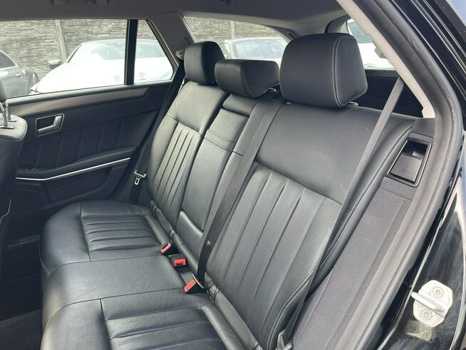 Mercedes E 200 HAK Automat Skóra Podgrzewanie Czujniki park.