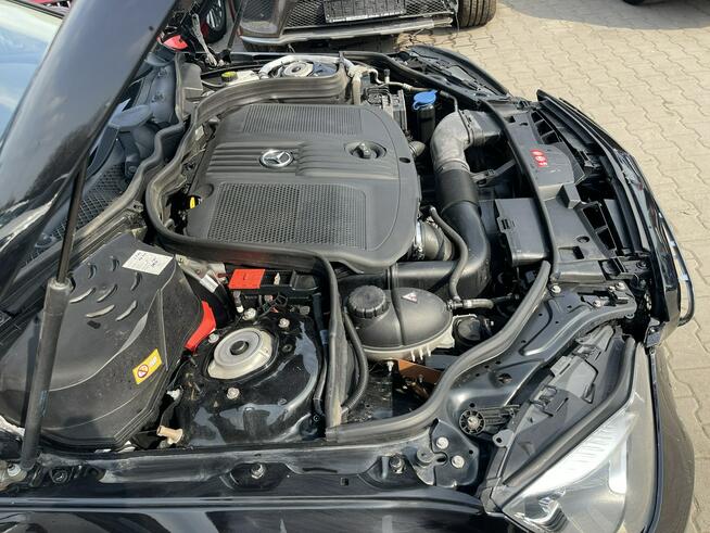 Mercedes E 200 HAK Automat Skóra Podgrzewanie Czujniki park.