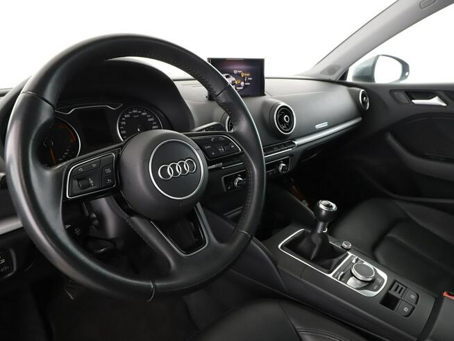 Audi A3 skóra bi-xenon/LED navi klima auto grzane fotele czujniki parkowania t
