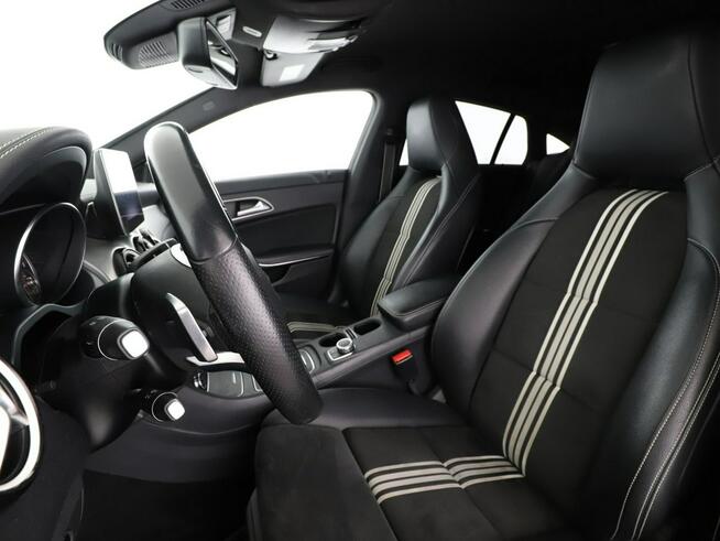 Mercedes CLA 220 AMG Line 4Matic automat 184KM kamera navi grzane fotele LED
