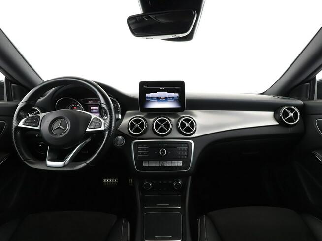 Mercedes CLA 220 AMG Line 4Matic automat 184KM kamera navi grzane fotele LED