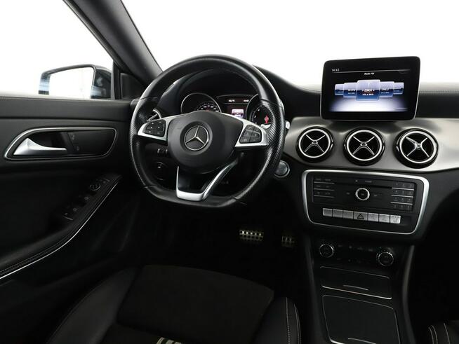 Mercedes CLA 220 AMG Line 4Matic automat 184KM kamera navi grzane fotele LED