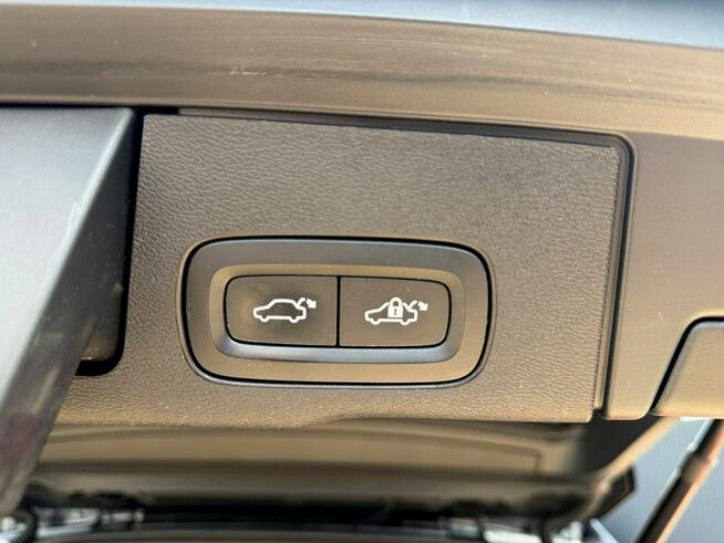 Volvo XC 60 RECHARGE panorama 4x4 kamery 360 acc blis PNEUMAT skora hak MAX OPCJA