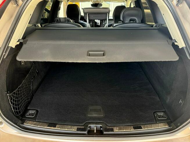 Volvo XC 60 RECHARGE panorama 4x4 kamery 360 acc blis head up skora hak MAX OPCJA